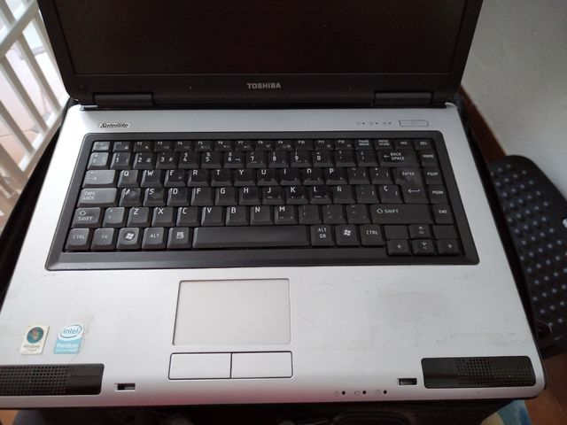 Portátil Toshiba Intel Pentium