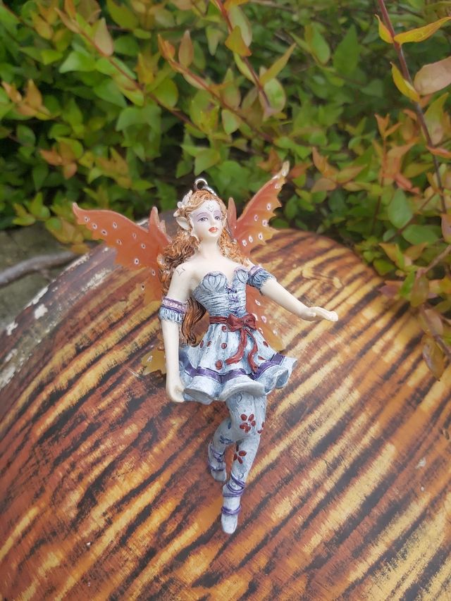 fata da collezione appesa