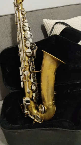 Saxo alto Buescher Aristocrat 377xxx (1961)