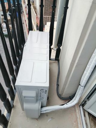 INSTALACIÓN DE AIRE ACONDICIONADO