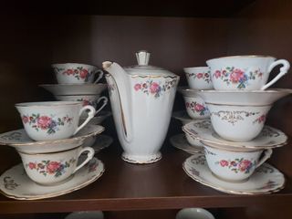 Juego de café de porcelana francesa.