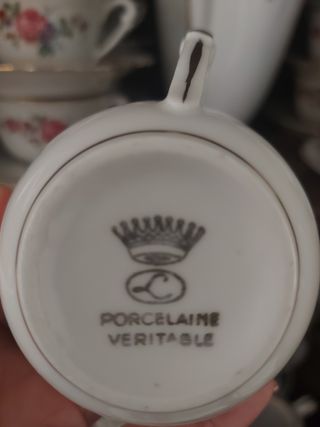 Juego de café de porcelana francesa.