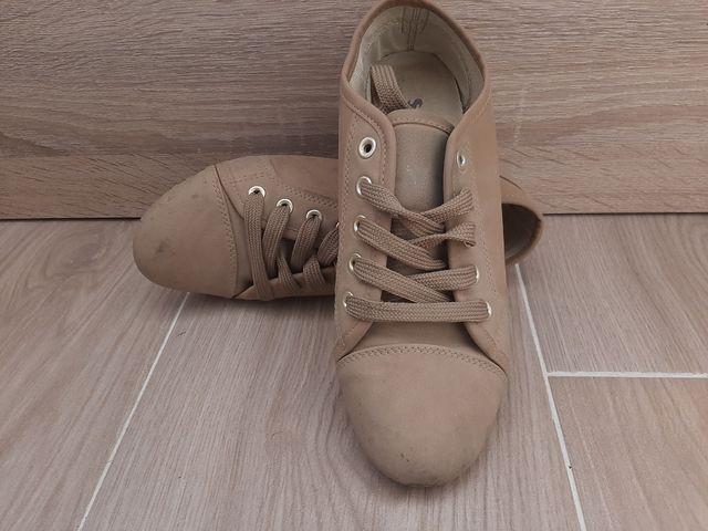 Zapatillas marrones beige