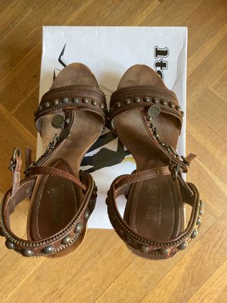 Sandalias de madera abalorios 1to3shoes