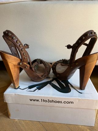 Sandalias de madera abalorios 1to3shoes