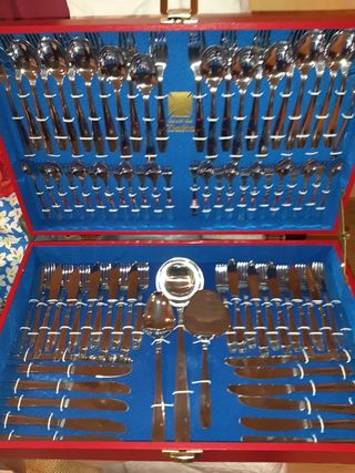 cubertería cruz de Malta para 12 personas