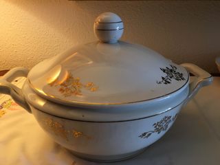 Juego 5 piezas porcelana con ribete dorado