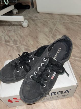 Superga negra