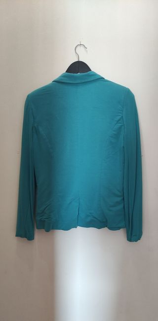 Chaqueta de mujer de MANGO