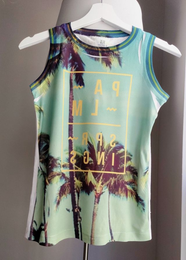 Camiseta. Talla 9/10 años