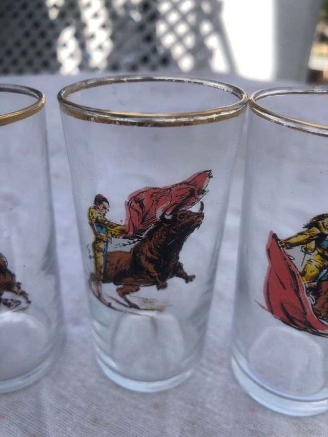4 Vasos temática taurina.