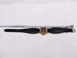 Reloj vintage 80´s bisel dorado correa cuero negra
