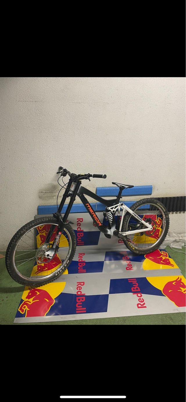 Bicicleta descenso Mérida DH