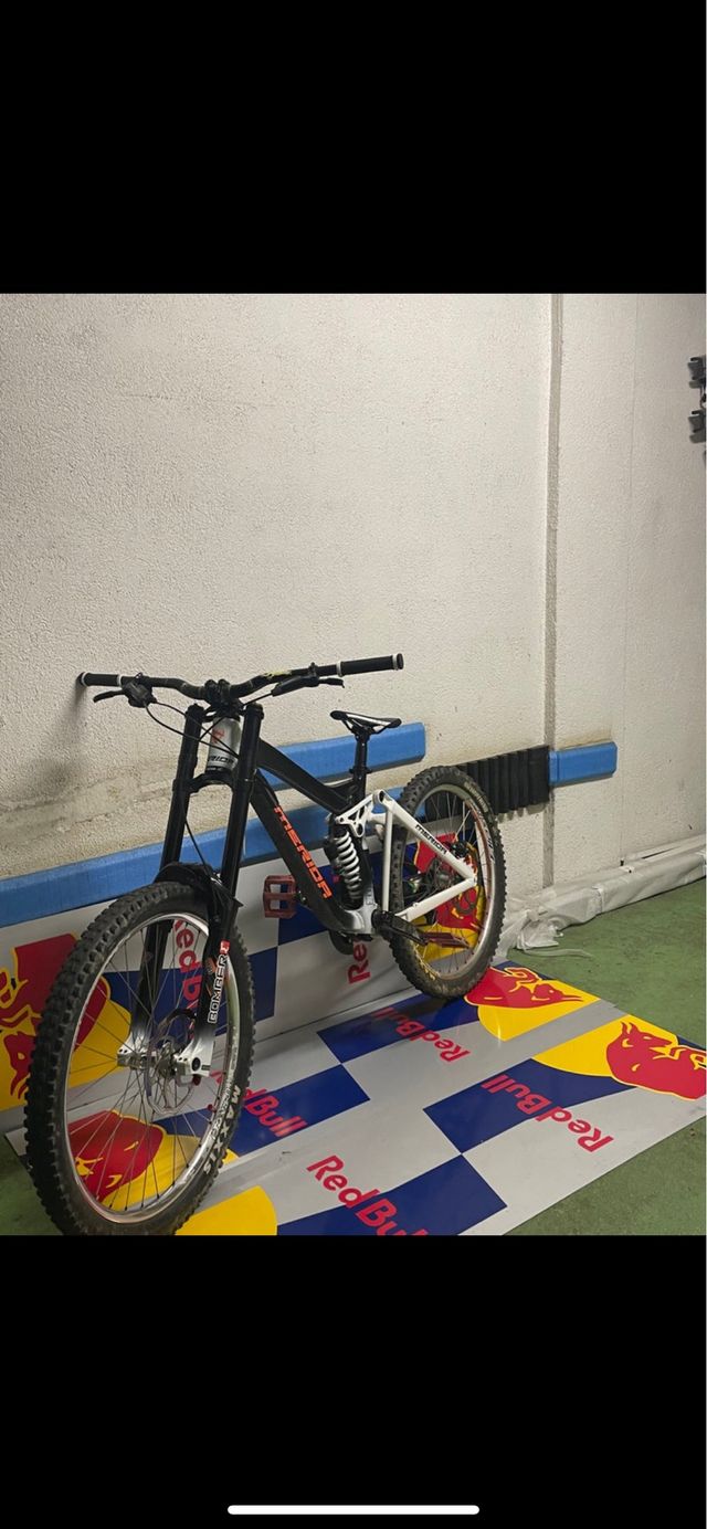 Bicicleta descenso Mérida DH