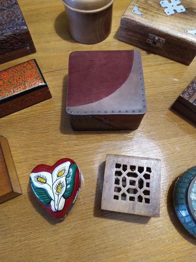 Colección de 10 cajas artesanales nuevas