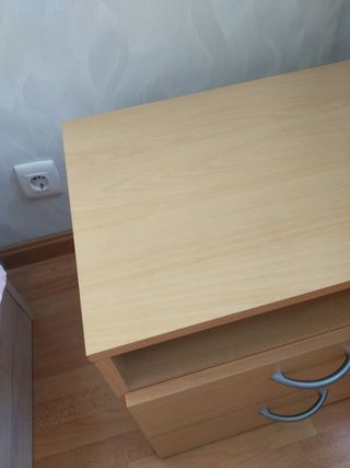 Mesita de noche o cajonera de madera