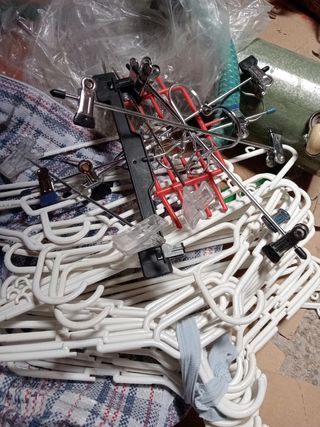 Perchas ,chulas , vintage y limpias.