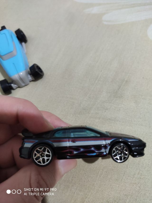 2 coches hotwheels