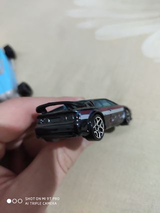 2 coches hotwheels