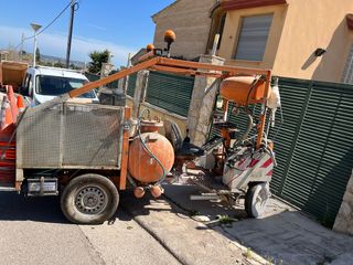 Maquina pinta bandas señalizadora vial