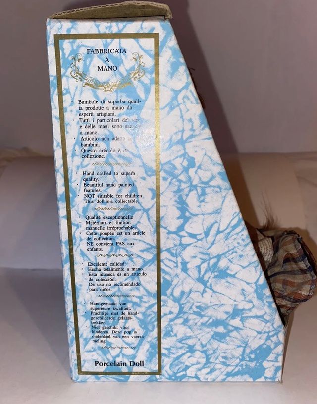 Bambola di porcellana