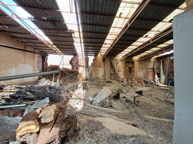 nave con pozo de agua