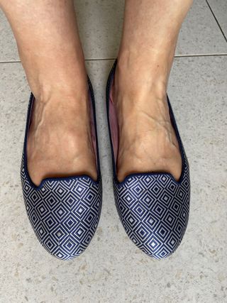 Bailarinas forradas tela estampado étnico