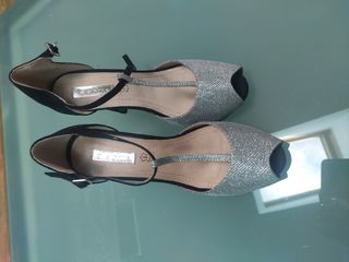 Sandalia plataforma alta t 39 negro y plateado bri