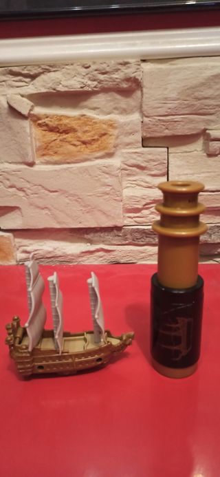 barco y catalejo colección Tintín mc donald's 2011