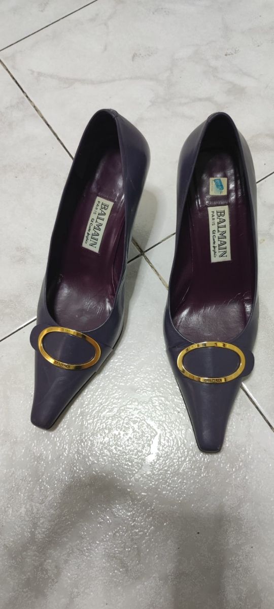 zapatos violetas
