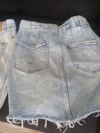 faldas talla 38 ,de mraca precio  las dos 10€