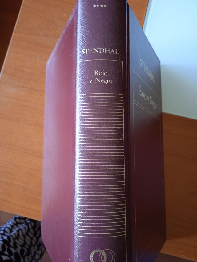 ROJO Y NEGRO. Stendhal