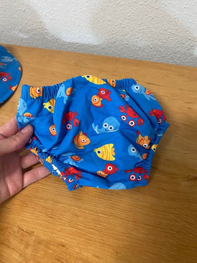 Bañador y sombrero bebé