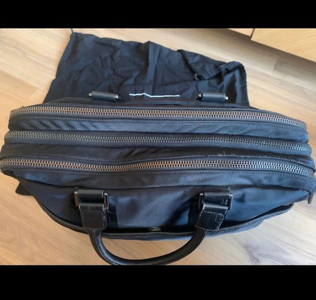 Armani collezioni bolso Hombre