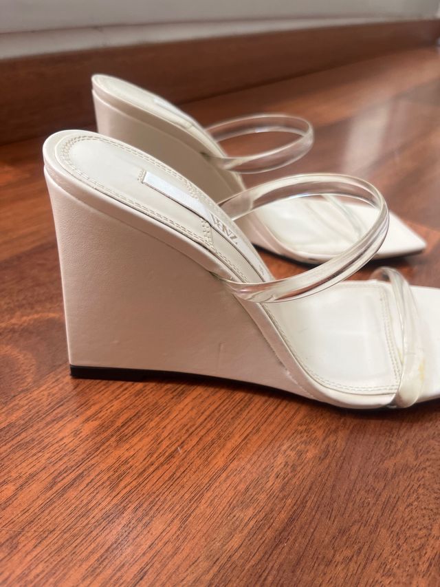 Zapatos cuña Zara