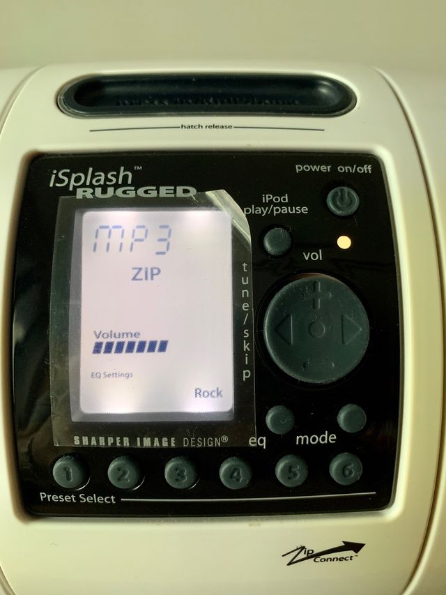 iSplash portable Stereo radio and dock for iPod