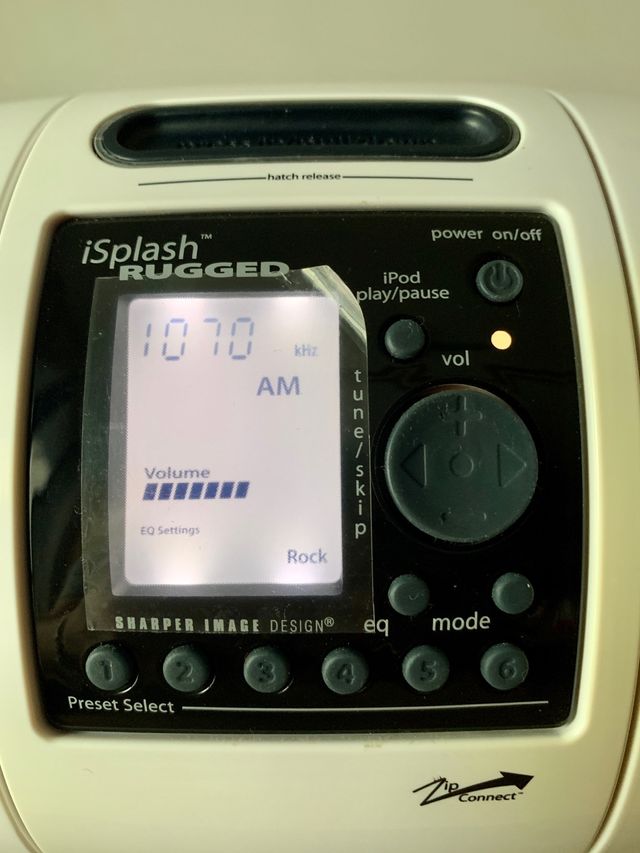 iSplash portable Stereo radio and dock for iPod