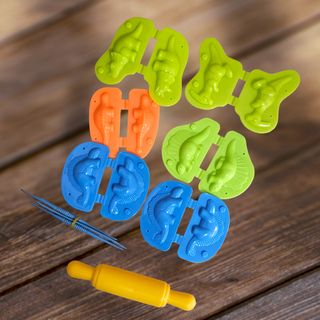 Gioco per bambini con plastilina