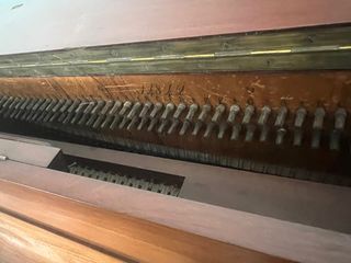 Piano antiguo para coleccionista