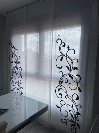 se venden cortinas con 3 paneles en material lino