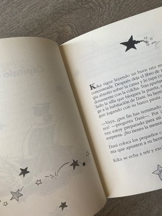 libro kika superbruja y los piratas