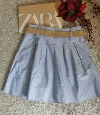 FALDA CINTURA ALTA CON VUELO Y BOLSILLOS ZARA 40