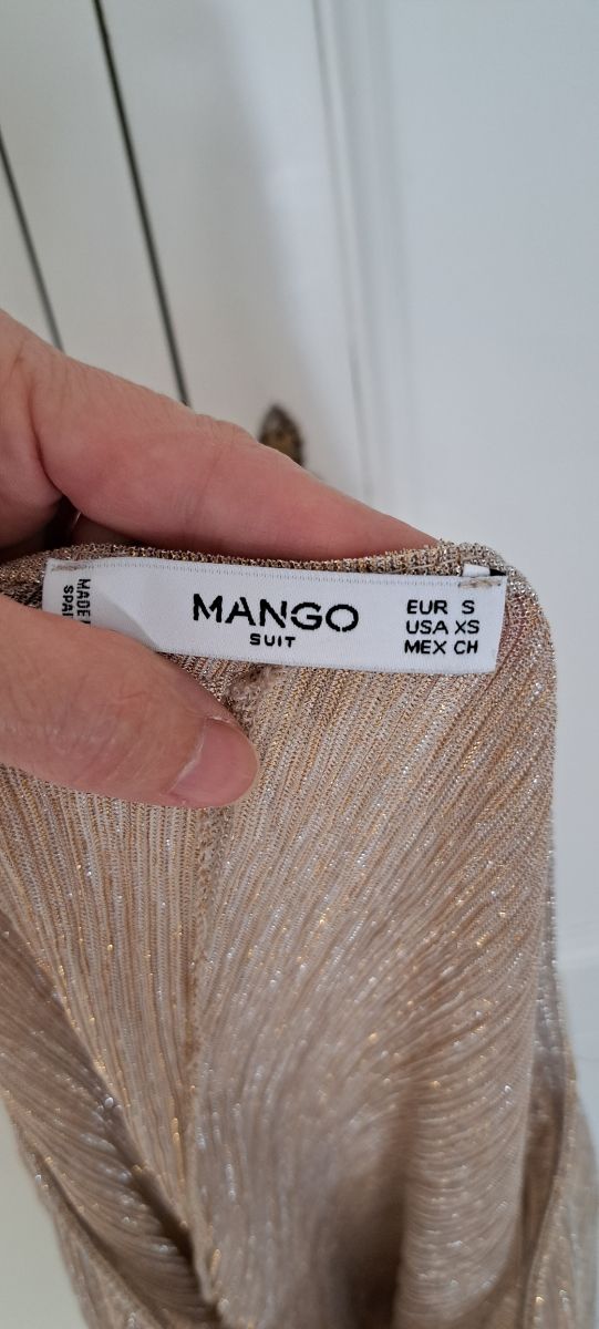 Bonito top con hilo dorado Mango talla S 