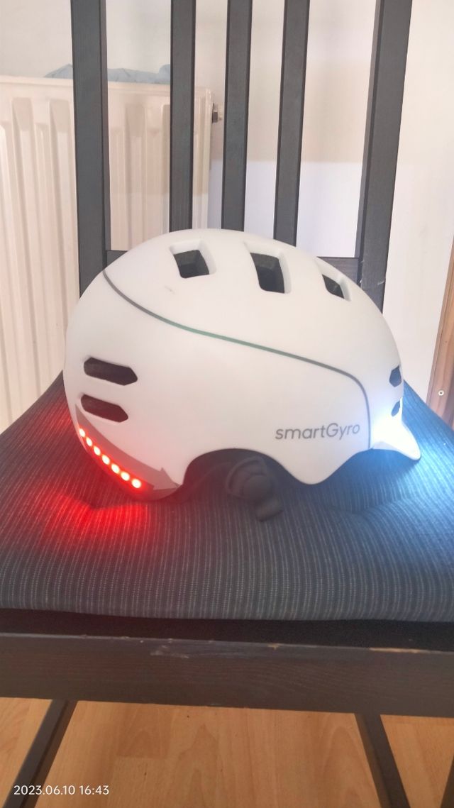 Casco SMARTGYRO con intermitente