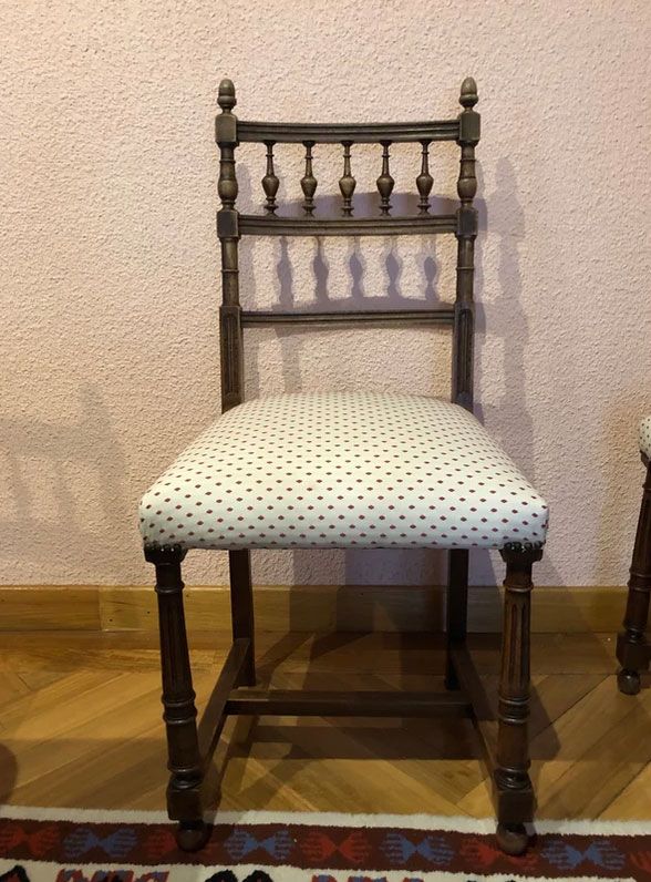 Mesa y 6 sillas estilo Enrique II