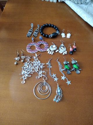 orecchini di bigiotteria