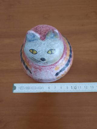 zuccheriera in ceramica a forma di gatto.