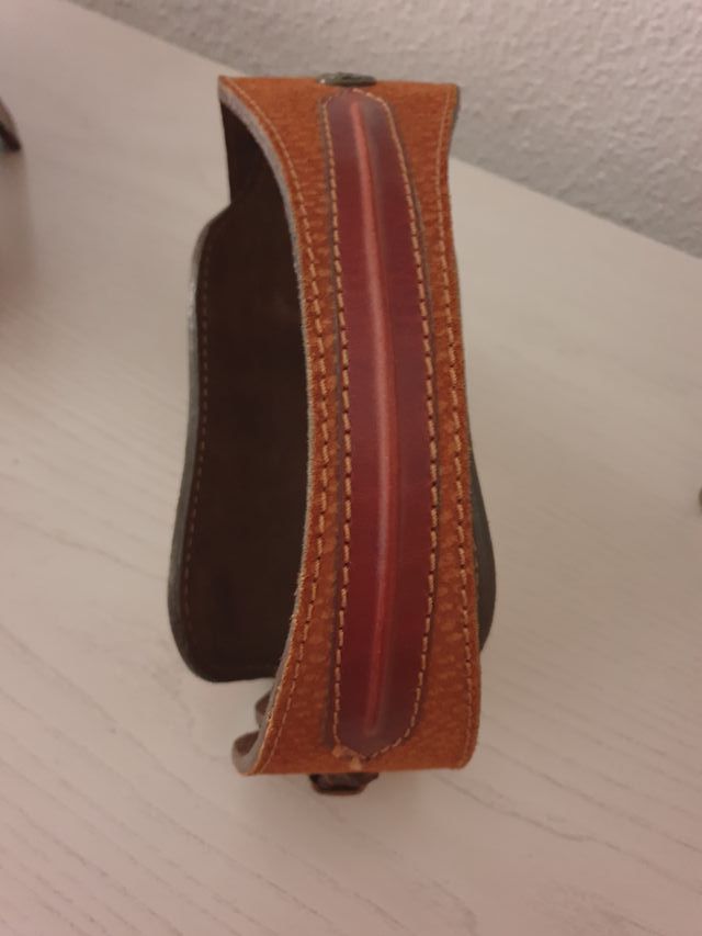 Soporte botella en piel