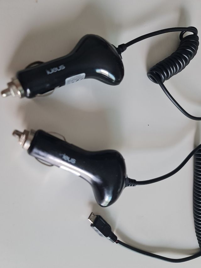 2 cargadores para coche 