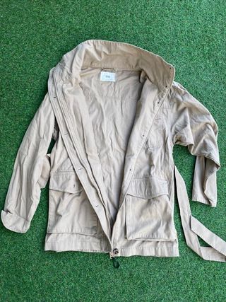 Sobre camisa con bolsillos beige Stradivarius